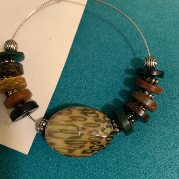 Fashion Earrings - Picture 2 of 3